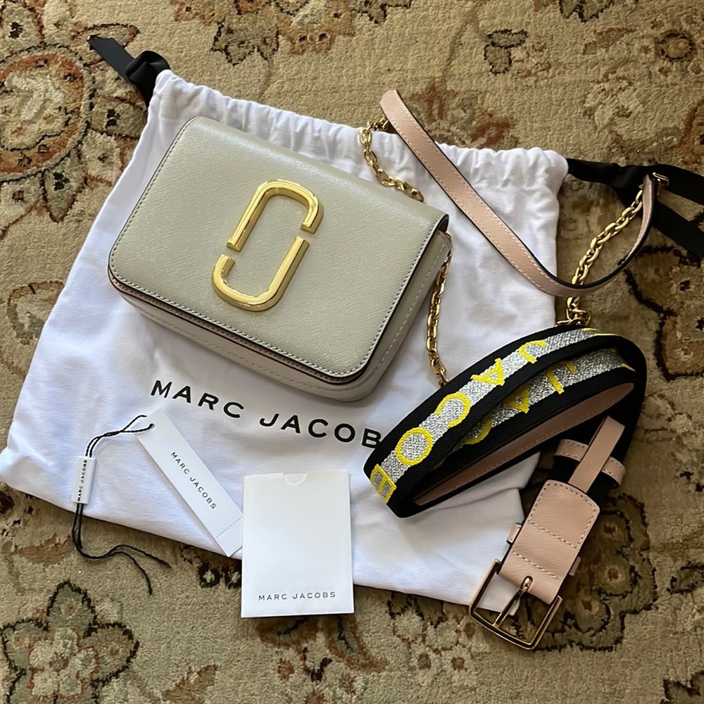 MARC JACOBS Hip shot/logo strap bag